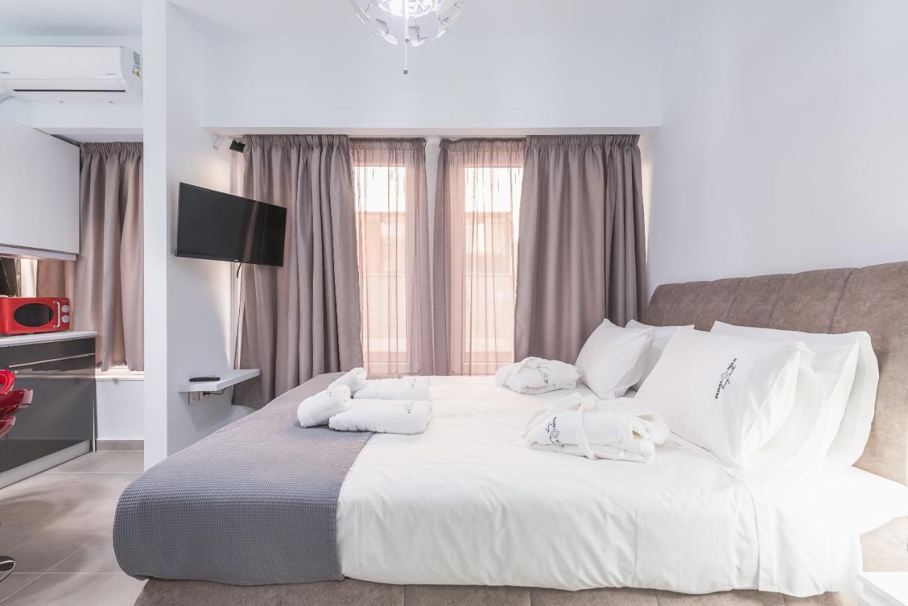 Iguana Gold Luxury Suites 1Min From Ermou Str アテネ エクステリア 写真