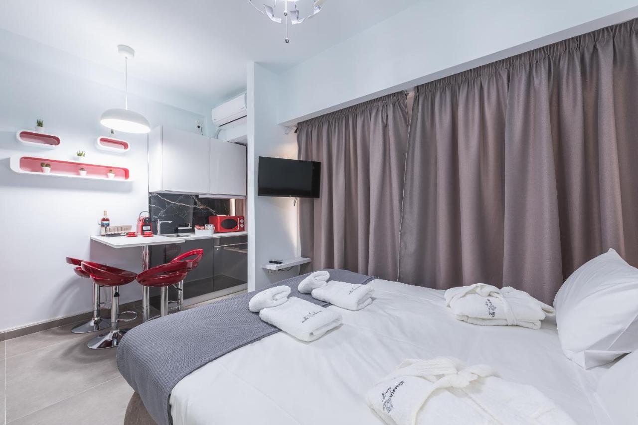 Iguana Gold Luxury Suites 1Min From Ermou Str アテネ エクステリア 写真