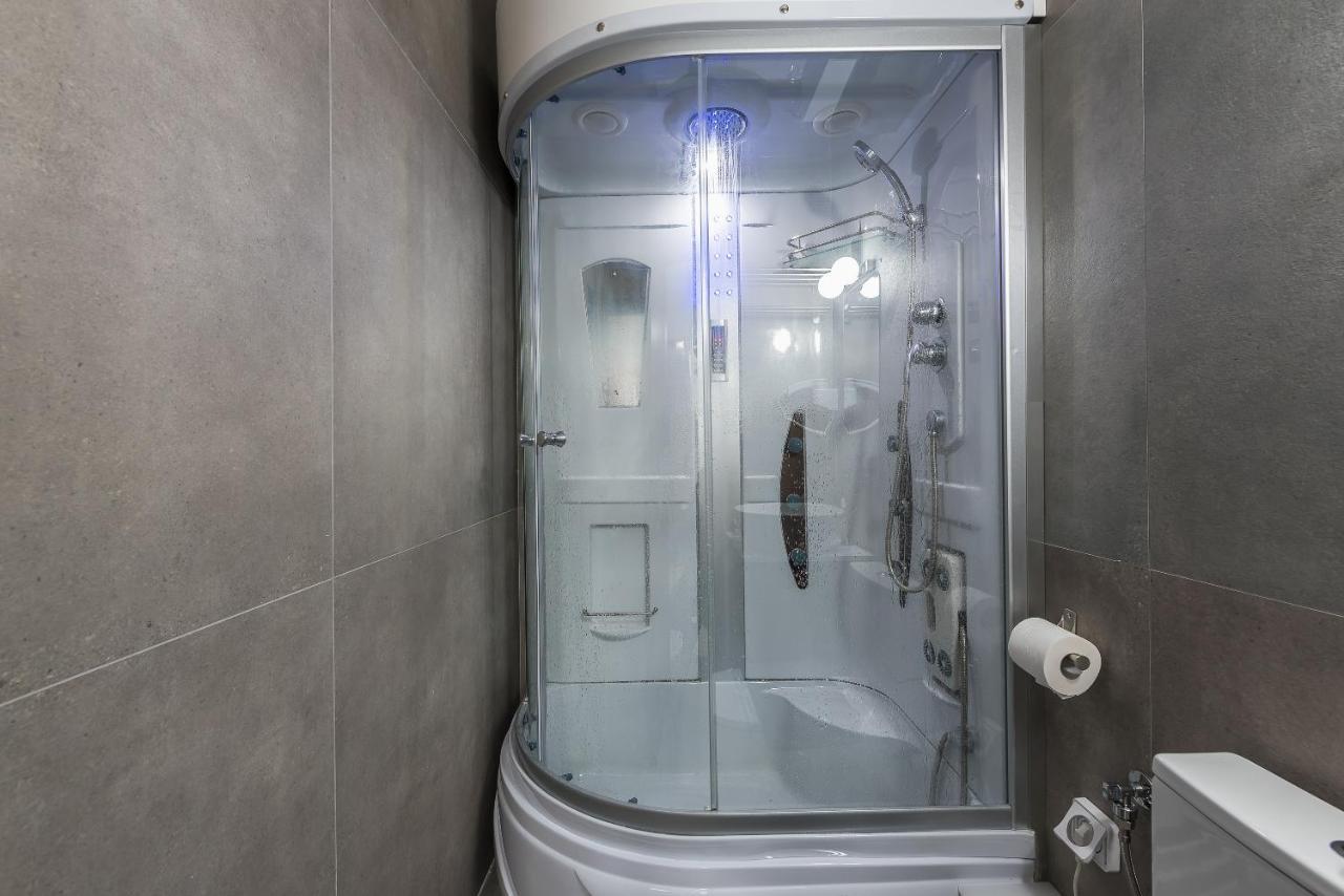 Iguana Gold Luxury Suites 1Min From Ermou Str アテネ エクステリア 写真