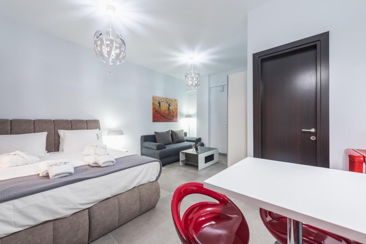 Iguana Gold Luxury Suites 1Min From Ermou Str アテネ エクステリア 写真